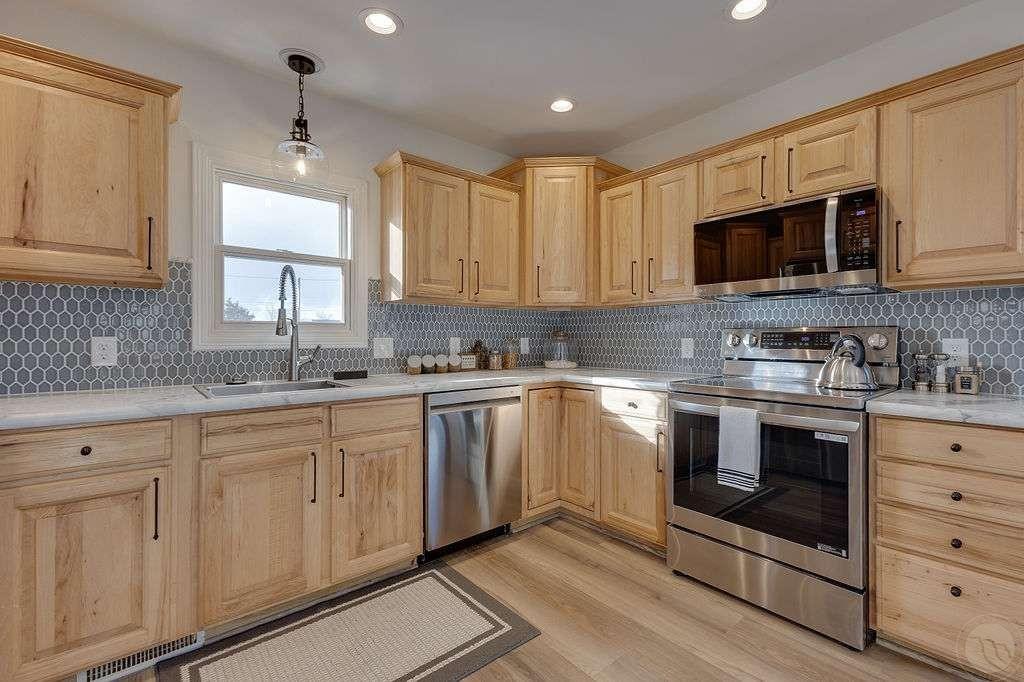 219 7th Avenue Property Photo 14