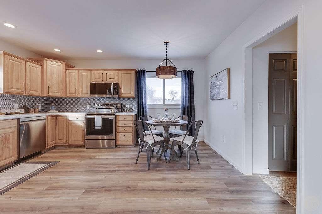 219 7th Avenue Property Photo 18