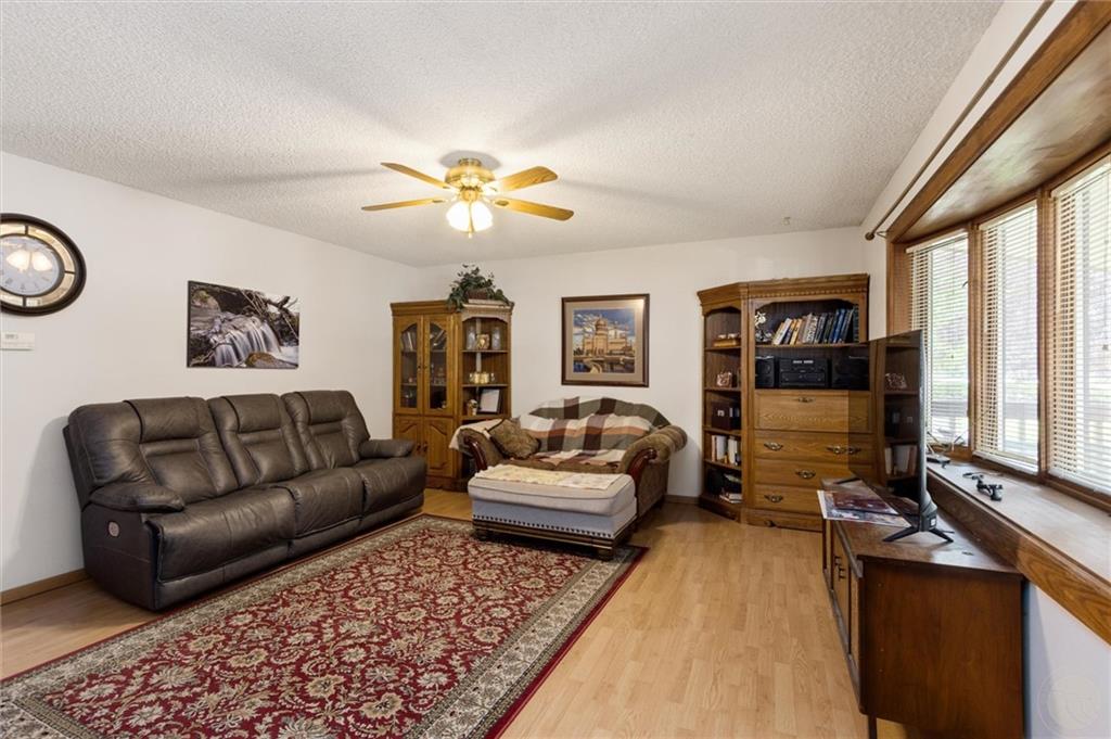 1015 Governors Boulevard Property Photo 6