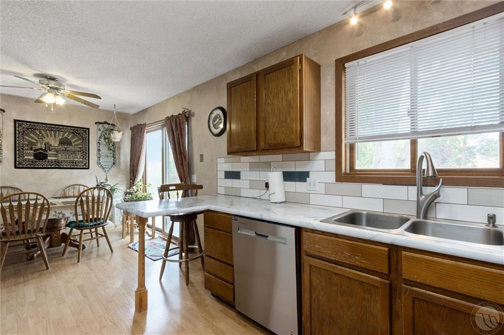 1015 Governors Boulevard Property Photo 12