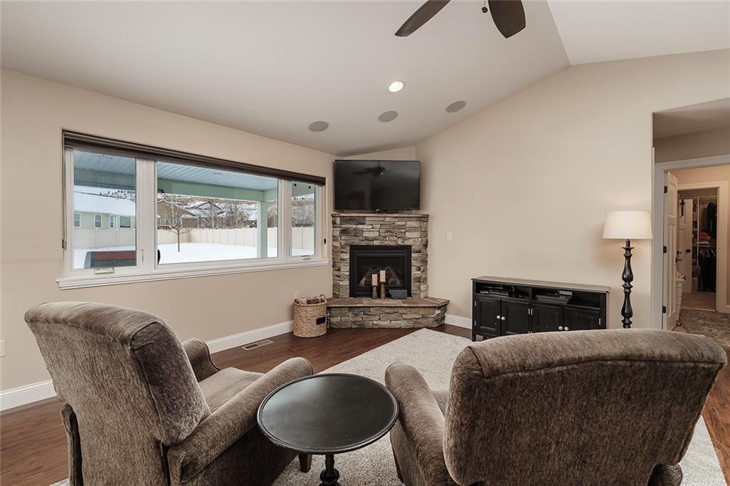 2924 Golden Acres Drive Property Photo 6