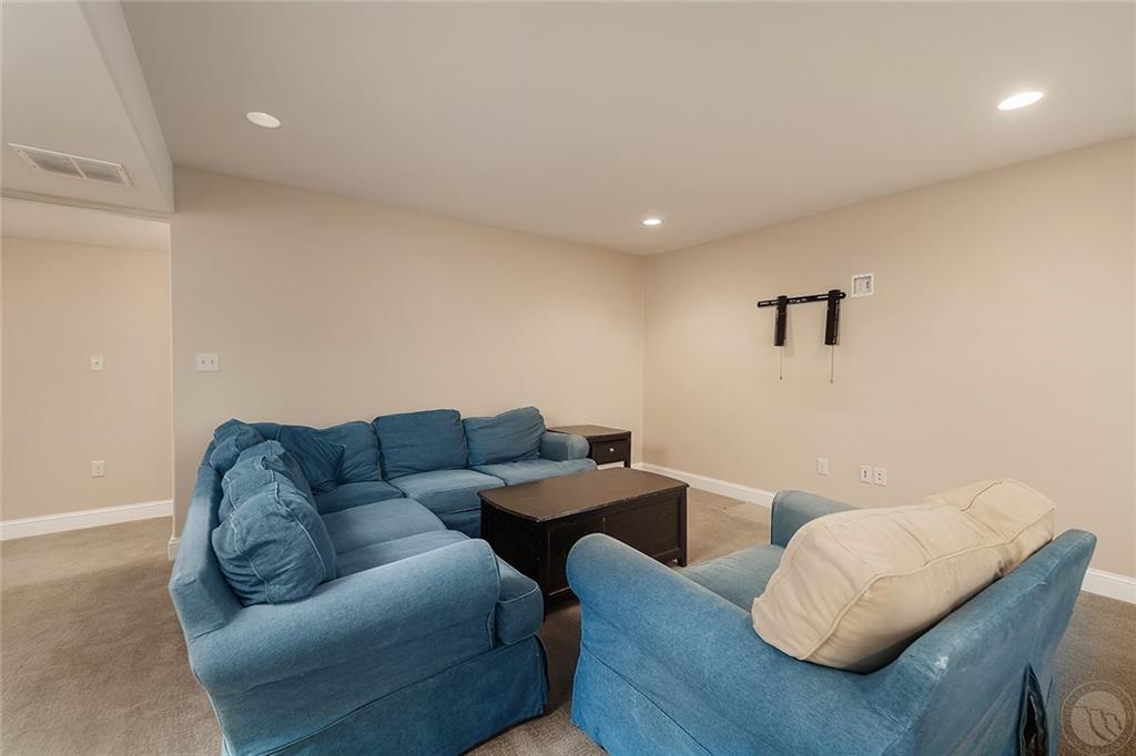2924 Golden Acres Drive Property Photo 20