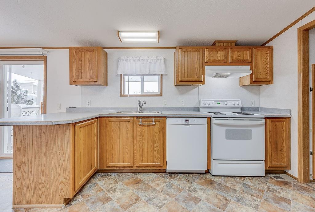 859 Joyce Circle Property Photo 4