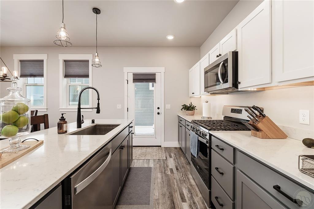 1808 St George Street Property Photo 6