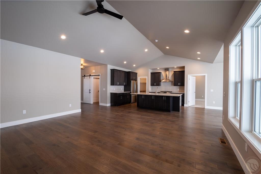 5227 Camp Lane Property Photo 6