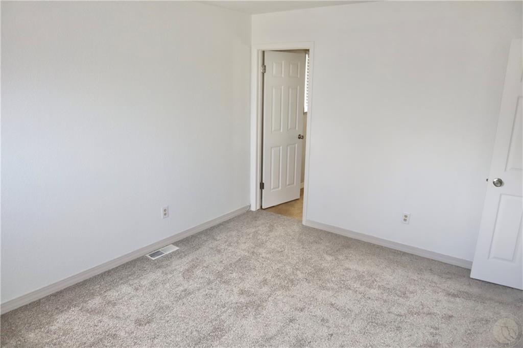 2480 32nd St Property Photo 14