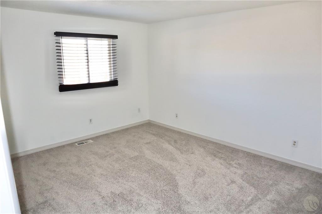 2480 32nd St Property Photo 19