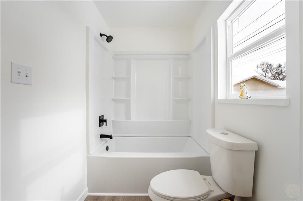 213 8th Street W Property Photo 11