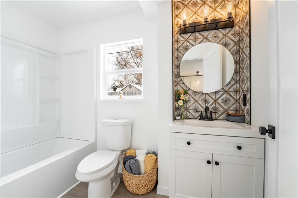 213 8th Street W Property Photo 12