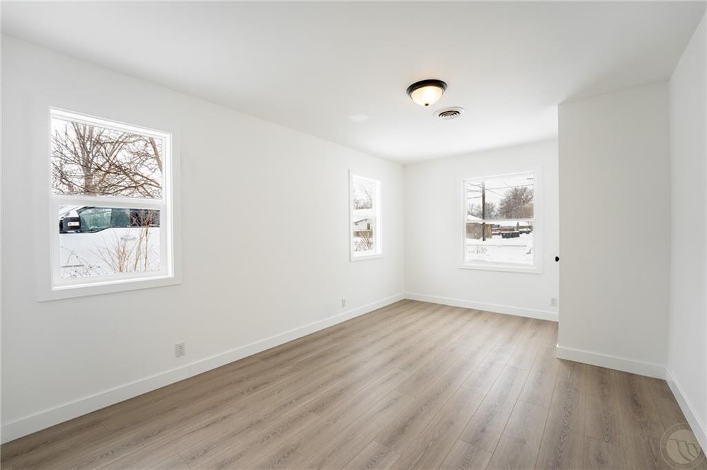 213 8th Street W Property Photo 13