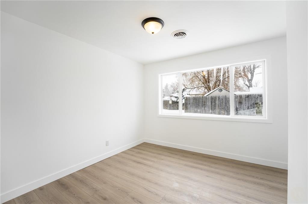 213 8th Street W Property Photo 16