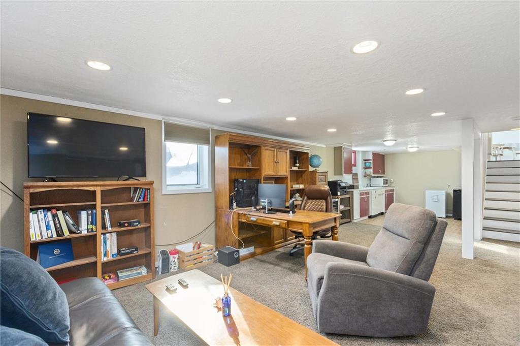 1009 Avenue F Property Photo 25