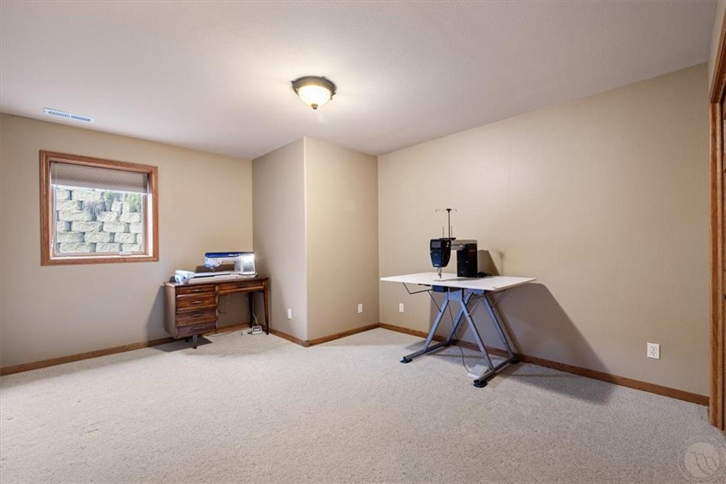 1739 43rd Street West Property Photo 18