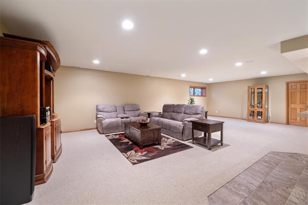 1739 43rd Street West Property Photo 20
