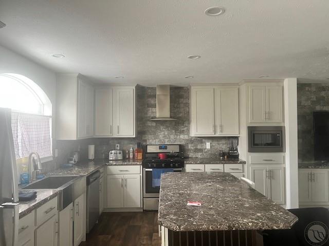 319 Nesting Pl Property Photo 3