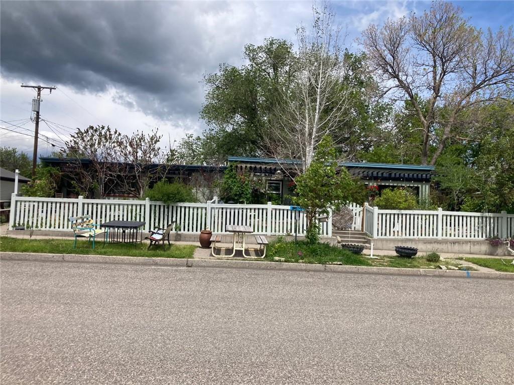 317 E Clark Street Property Photo