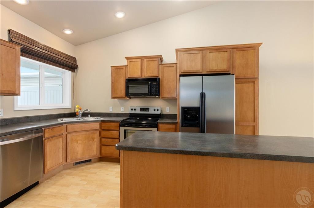 1040 Picador Way Property Photo 5