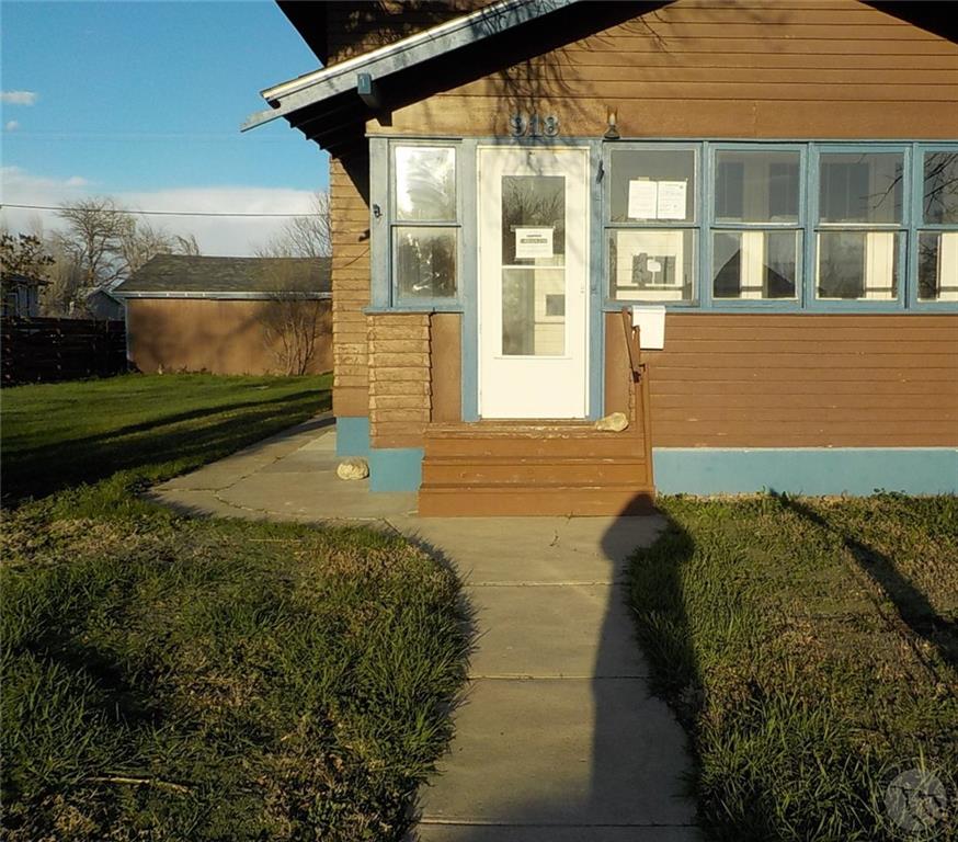 918 1st Street Property Photo 1