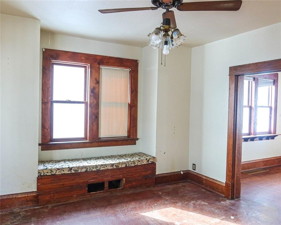 918 1st Street Property Photo 3