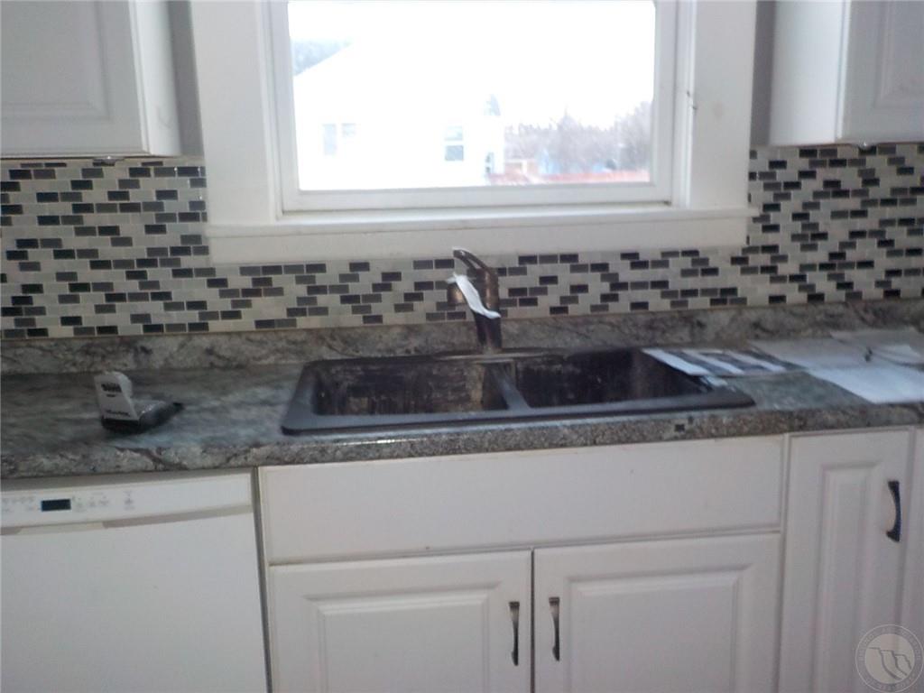 918 1st Street Property Photo 6