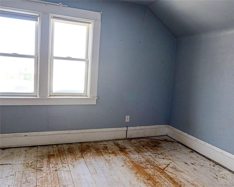 918 1st Street Property Photo 9