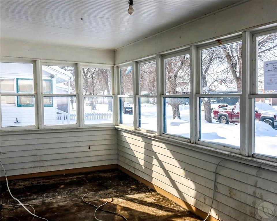 918 1st Street Property Photo 11