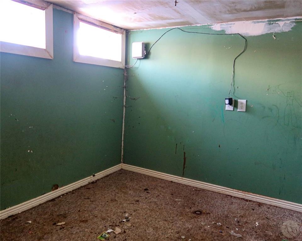 918 1st Street Property Photo 17