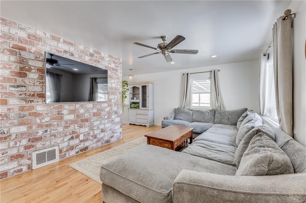 1836 Wyoming Avenue Property Photo 2