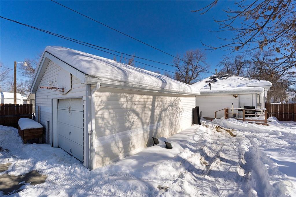 220 Forrest Property Photo 7