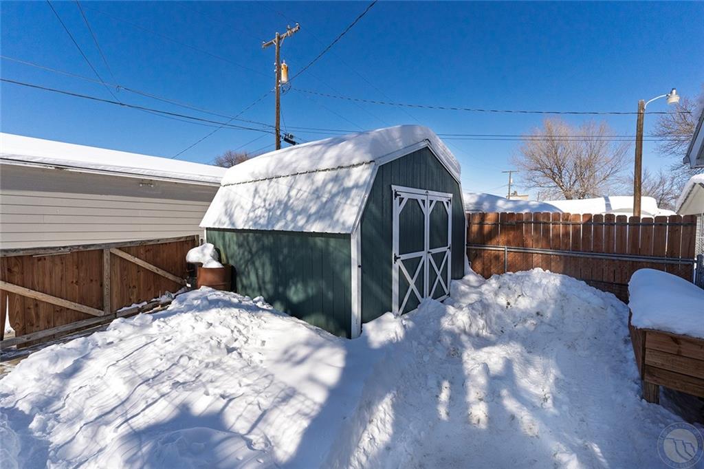 220 Forrest Property Photo 8