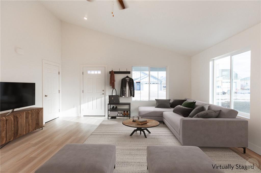 977 Ortega Street Property Photo 4