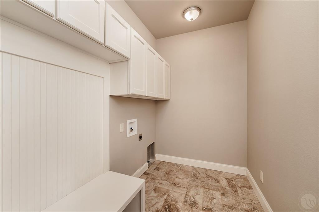 6815 Trailake Dr Property Photo 17