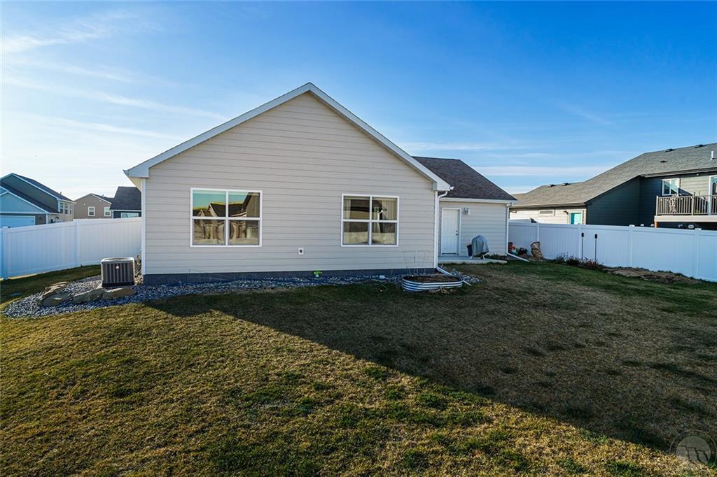2128 Entrada Road Property Photo 22