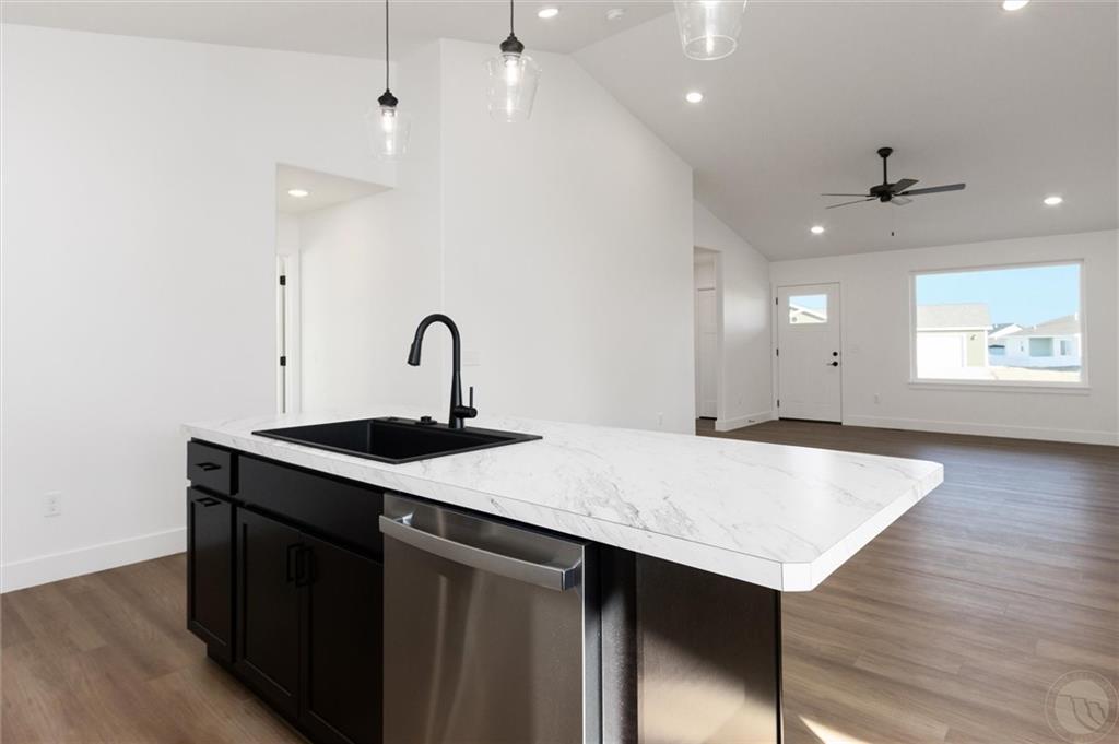 464 Montecito Avenue Property Photo 12