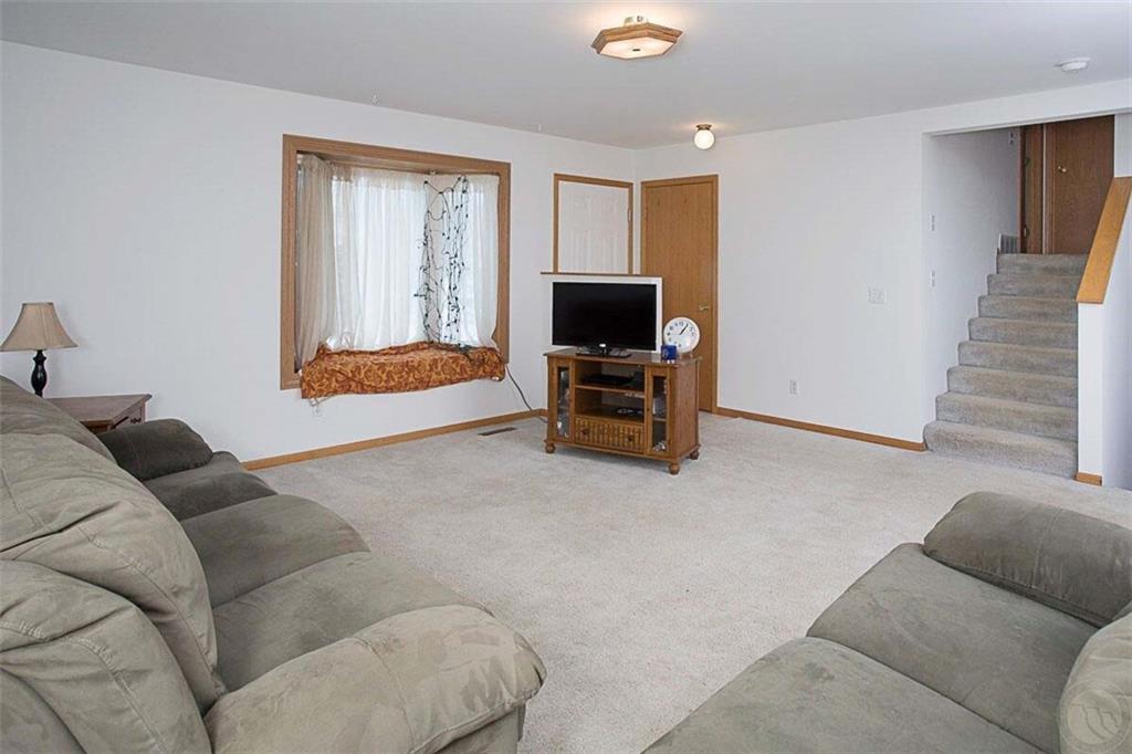 5224 Percheron Rd Property Photo 4