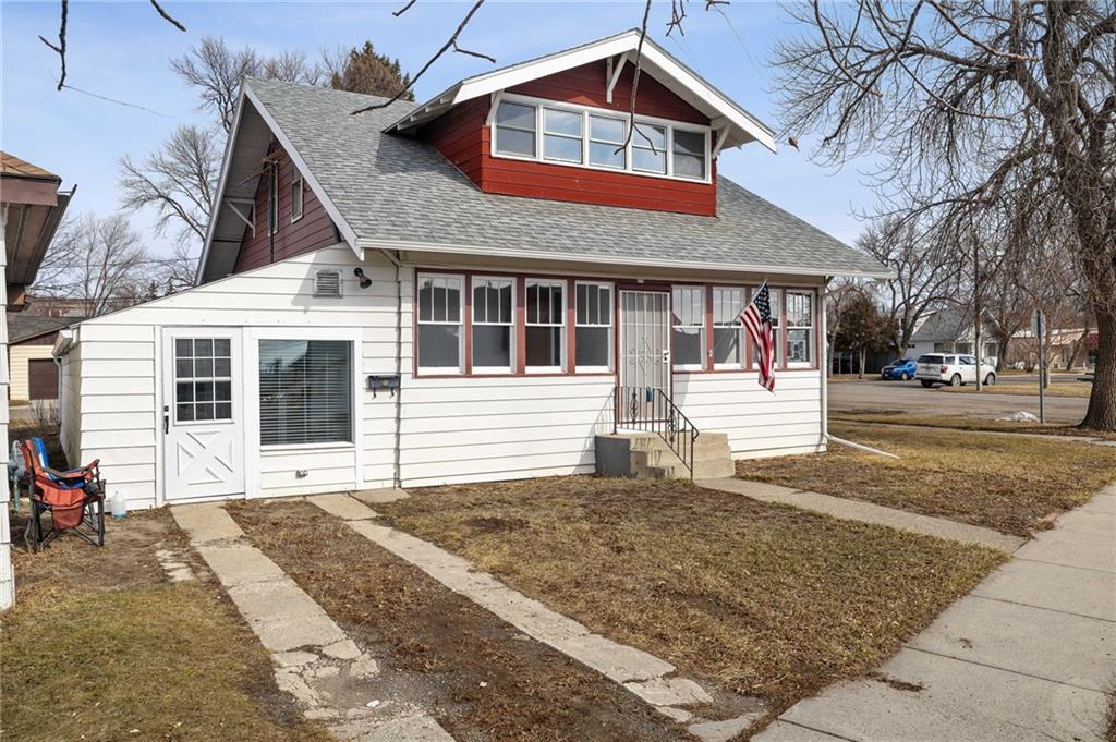 219 E 1st Street Property Photo 2