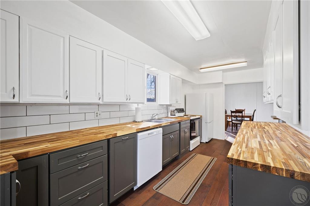 219 E 1st Street Property Photo 14