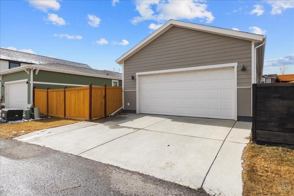 1809 Annas Garden Ln Property Photo 34