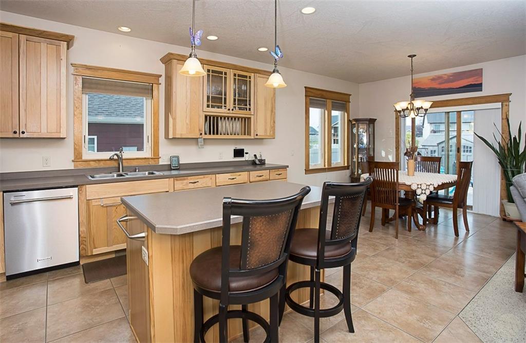 6730 Cove Creek Dr Property Photo 3