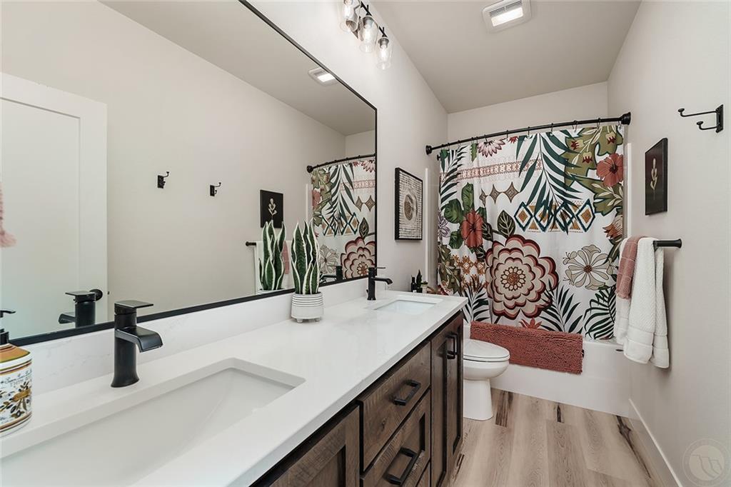 1106 Daybreak Drive Property Photo 14
