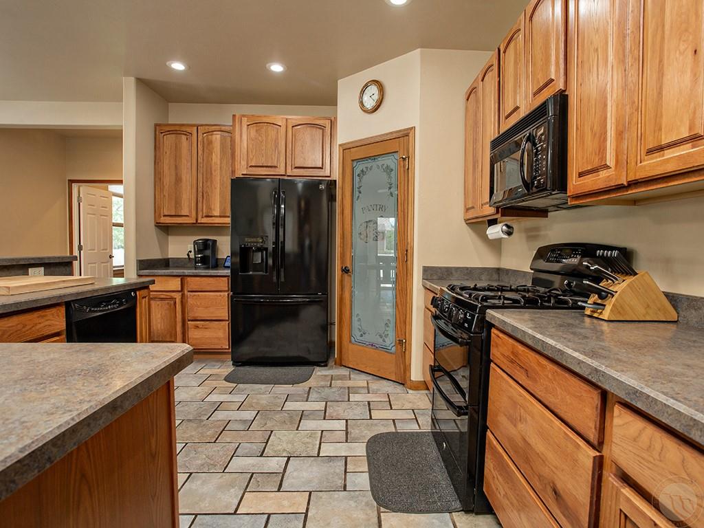 4231 Julaura Ln Property Photo 3
