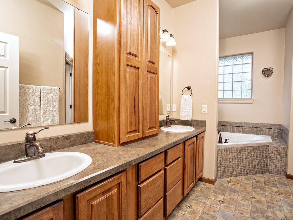 4231 Julaura Ln Property Photo 14