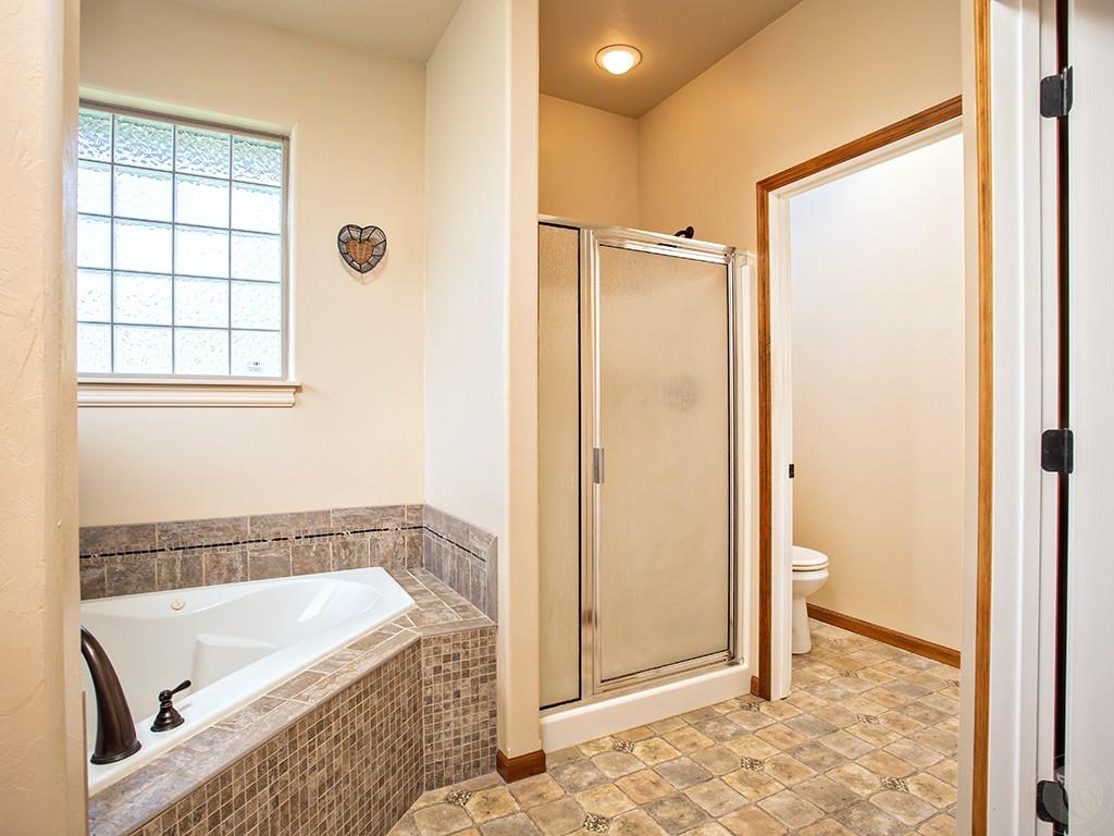 4231 Julaura Ln Property Photo 15