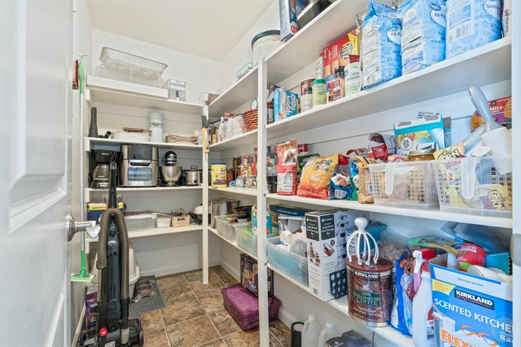 1650 Inverness Dr 13 Property Photo 12