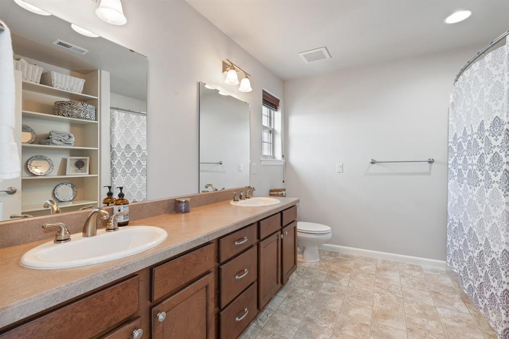 1650 Inverness Dr 13 Property Photo 17
