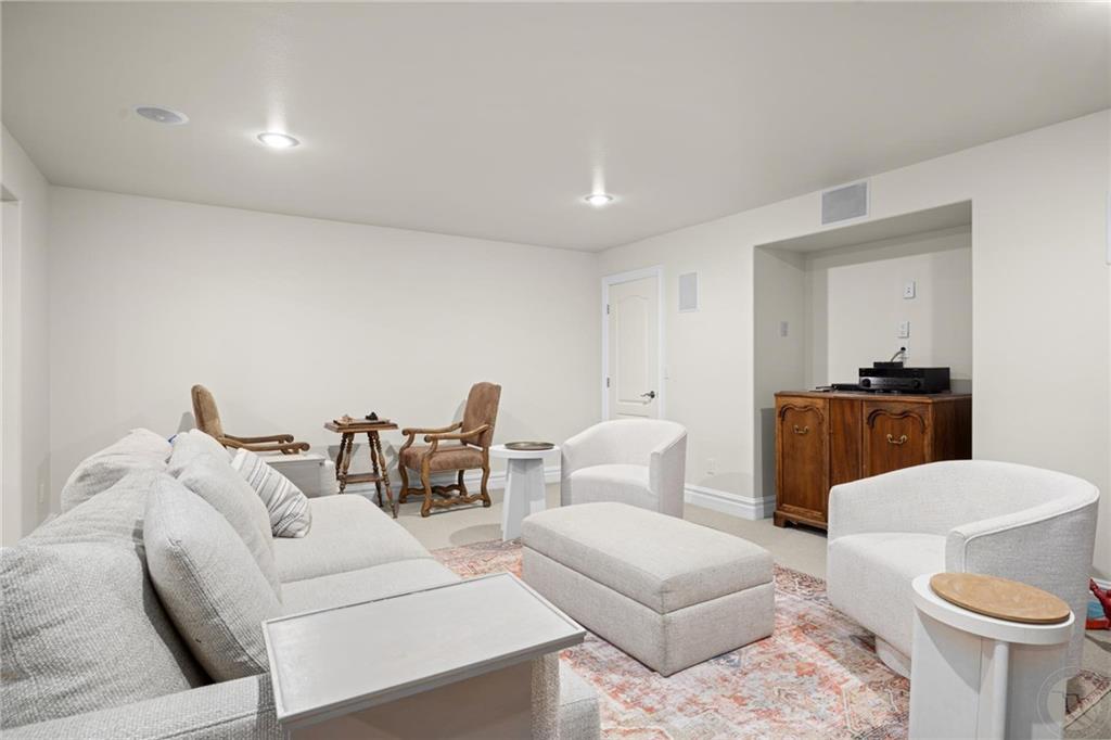 1605 Forest Park Drive Property Photo 21