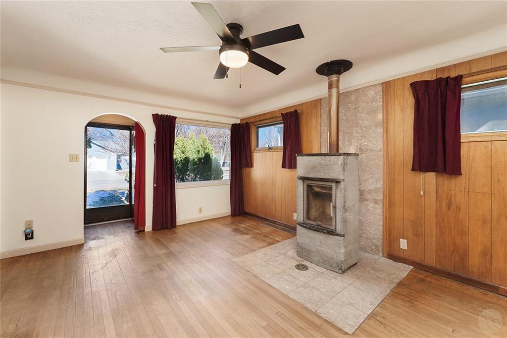 608 Lewis Avenue Property Photo 3