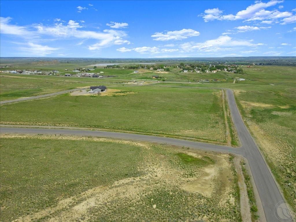 Undefined Property Photo 1