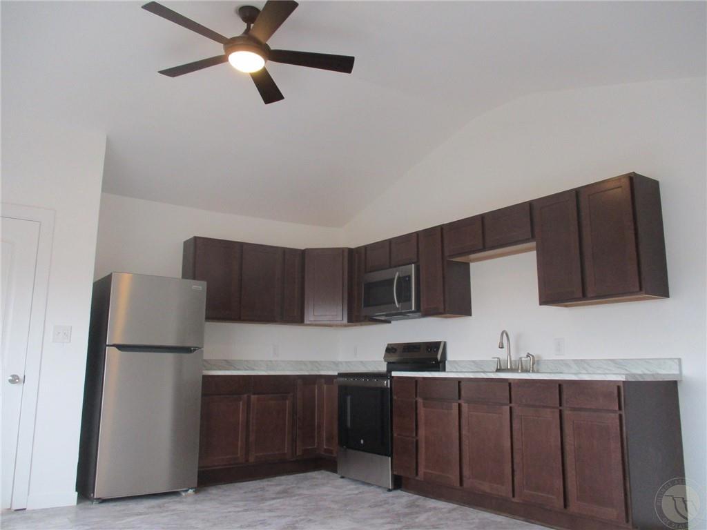 2295 Uffleman Loop Property Photo 9