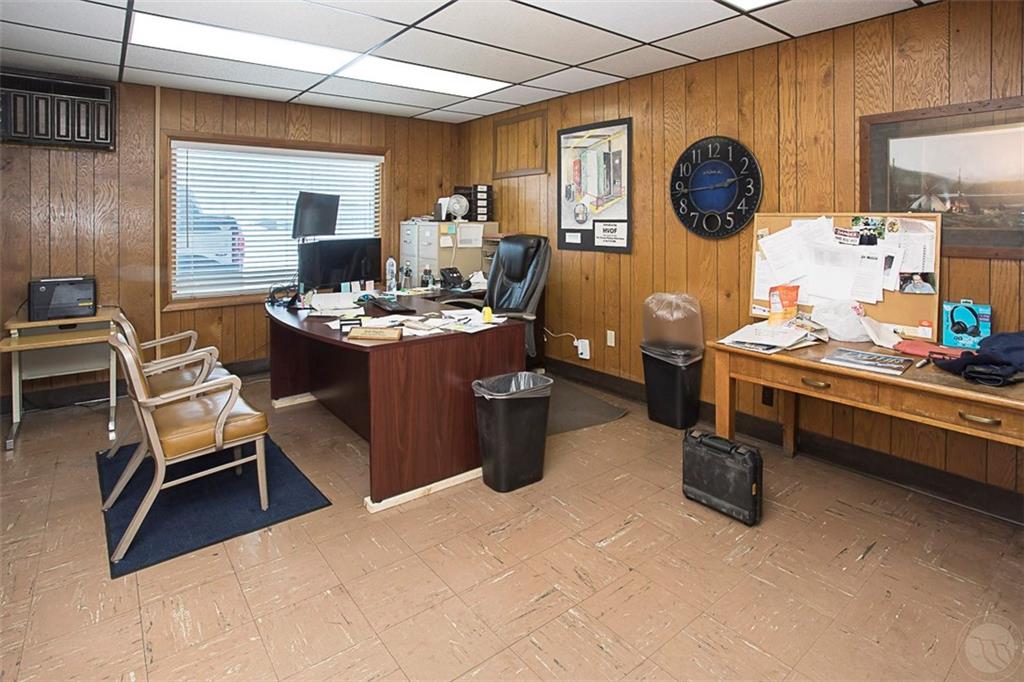 410 Bernard Property Photo 25